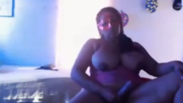 Sensual Moves and Seductive Curves: A Beautiful Transgender Performance