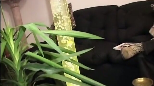 Mature Italian Shemale Thressome