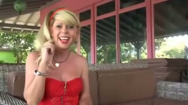 Joanna Jet 165  Cougar in Jeans