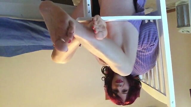 Shayna Takes Off Socks To Reveal Hot Sweaty Feet