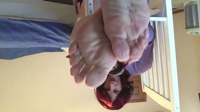 Shayna Takes Off Socks To Reveal Hot Sweaty Feet