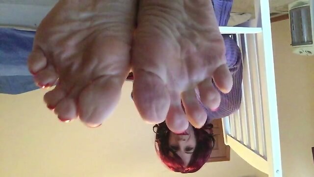 Shayna Takes Off Socks To Reveal Hot Sweaty Feet