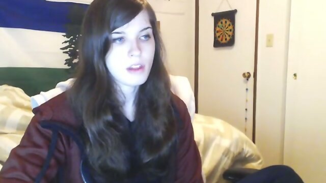 Super Hot Teen Shemale: Beauty & Attitude to Die For!