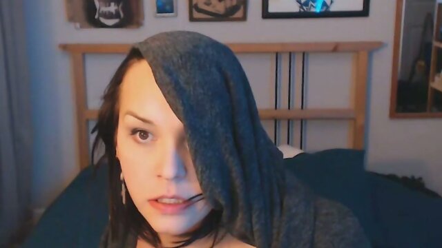 Sizzling Hot Cam Show With Shemale