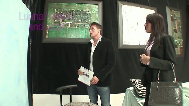 Tight Ass, Huge Cock: Tranny Art Fucking in Pantyhoes