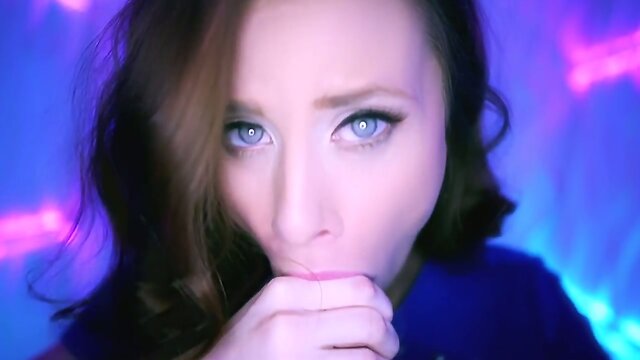 Shemale sucking cock in close-up - KimCock