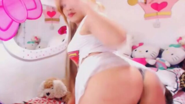 Blonde teen shemale on webcam