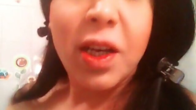 Travesti`s Wild & Passionate Performance: A Must-See Video!