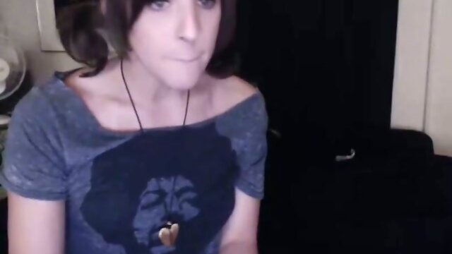 He Bangs His Lover On Webcam