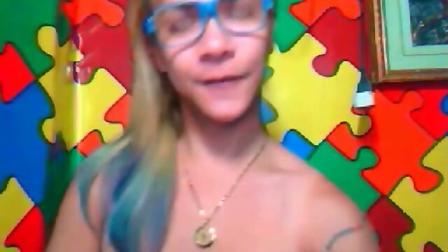 Asian Shemale Sucks Her Own Fat Cock