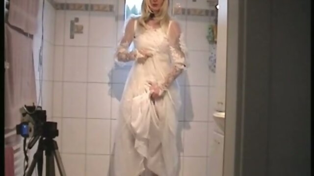 Wet Bride Wanking