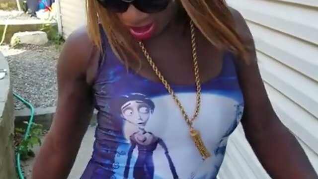 Neomi lee Basic Instinct hidden tool