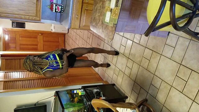 Dance With Me Baby transexual neomi Lee