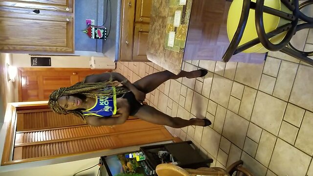 Dance With Me Baby transexual neomi Lee