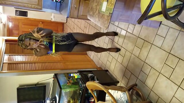 Dance With Me Baby transexual neomi Lee