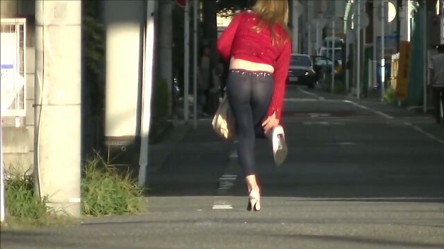 tv tights walk public