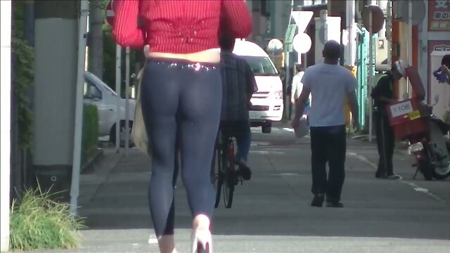 tv tights walk public