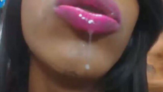 She Gets Cumshot in Mouth by Teen Lover