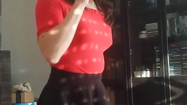 Sultry Seduction: A Smoking Hot Upskirt Video