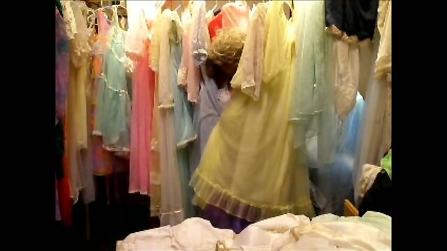 CUMMING IN LINGERIE HEAVEN