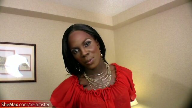 Slim & Sexy Black Bianca in an Ebony Tranny Boning Room