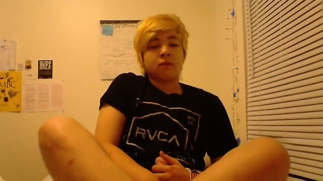 Trans girl plays with her pussy