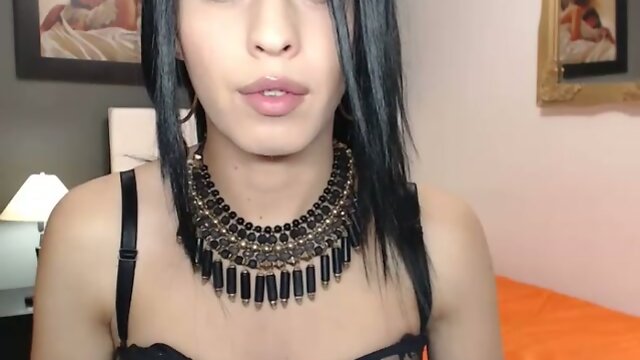 Sultry Seduction: Teen Shamele`s Tantalizing Performance