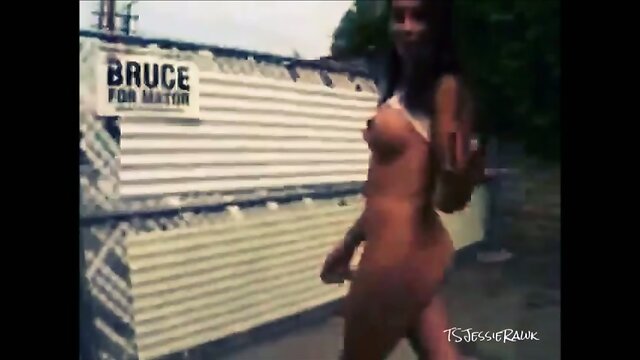 TS Vaniity Shows Her Beauty to the World