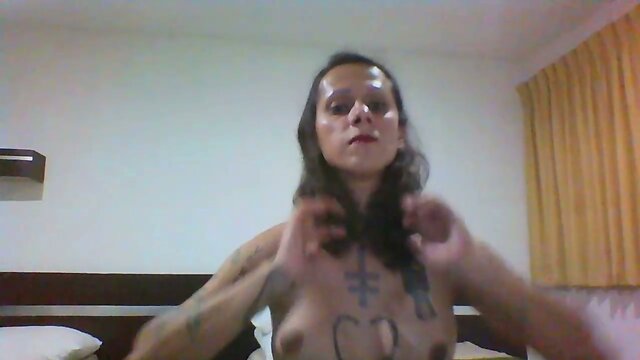 me encanta jugar y sentirme llena