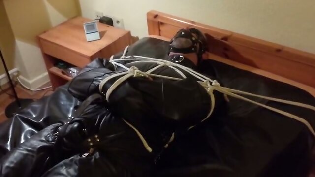 Leather Bondage: An Exciting Experience!