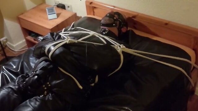 Leather Bondage: An Exciting Experience!