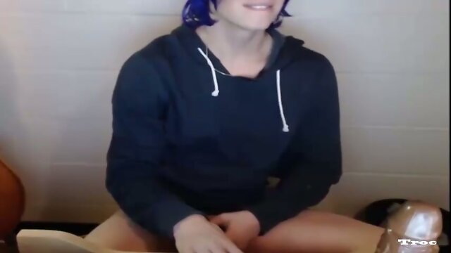 Mesmerizing Solo Trap Performance - Unmissable Charisma & Talent