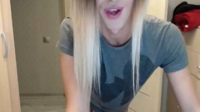 In Paradise, A Quick Petite Beauty Leaves You Breathless