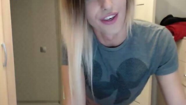 In Paradise, A Quick Petite Beauty Leaves You Breathless