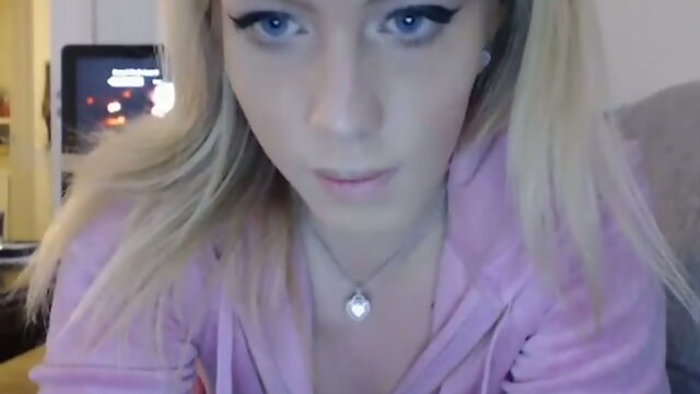 A Blue-Eyed Beauty: Enjoy Her Solo Performance!