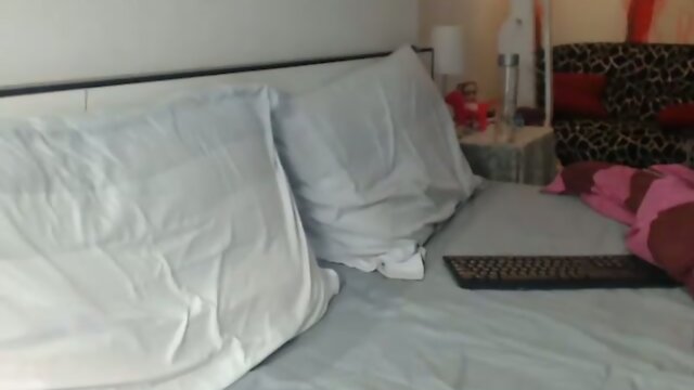 Beautiful Thai Ladyboy On Cam: Thickest Cum Around!