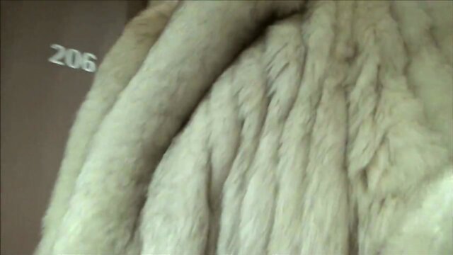 le client voulait une putain toute en cuir et cuissardes