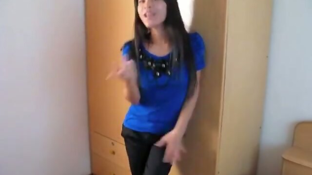 Dellicious asian ladyboy playing herself