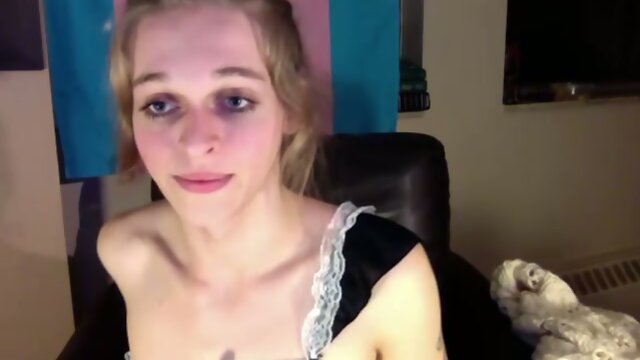 Big cock tgirl in bed