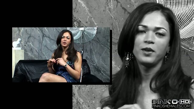 Laura Ferraz: Blonde Beauty with Big Tits and Big Cock Loves Anal!