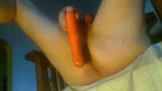 travesti qui se gode avec de la merde dans le cul