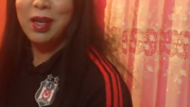 Travesti Tease: Sizzling Seduction from a Hot Tranny!