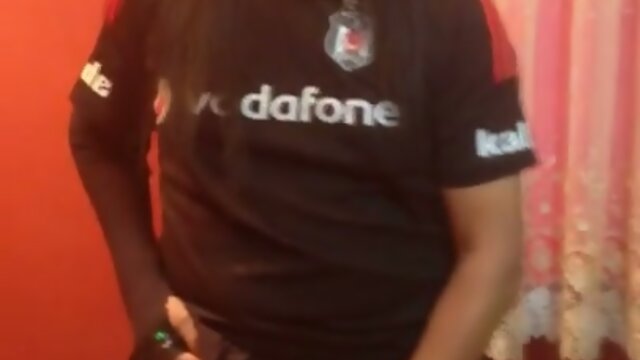 Travesti Tease: Sizzling Seduction from a Hot Tranny!