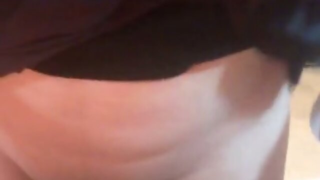 Travesti Tease: Sizzling Seduction from a Hot Tranny!