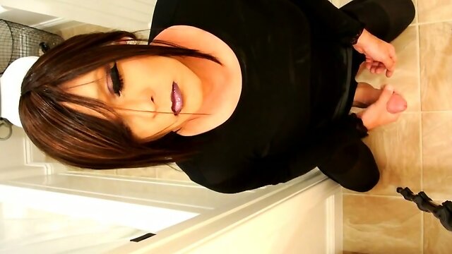 LANikkiGurl Huge Cock Shemale