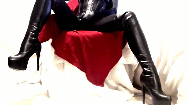 Shiny all over with thigh boots leather pvc