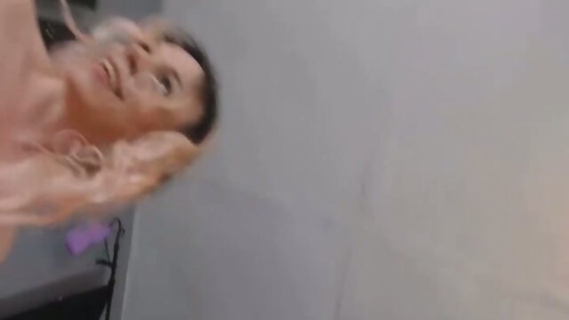 Horny Tranny Loves to Fuck a Female Pussy