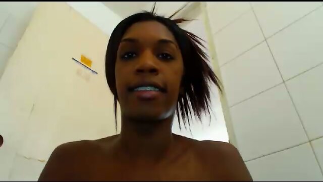 Stefany12inchesx tease Archive 08-21-2016