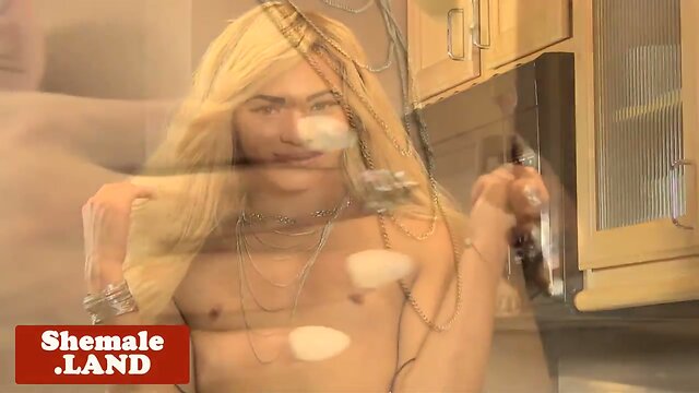 Heeled ebony tranny tugging her hard cock