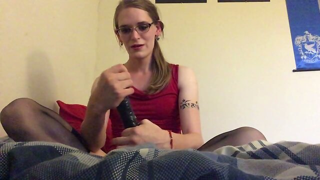 Sissy Masturbates for Daddy